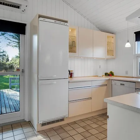 Gorgeous In With Kitchen Holiday home *