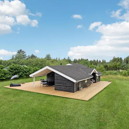Holiday home Gorgeous In With Kitchen *